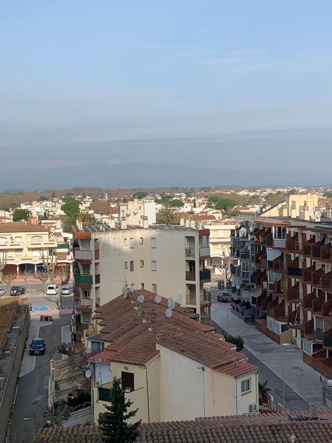 Bel Appartement Climatise En Bord De Plage Ampuriabrava Exterior foto